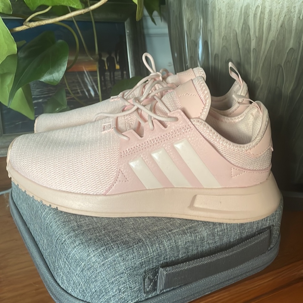 Adidas - Picture 3 of 6